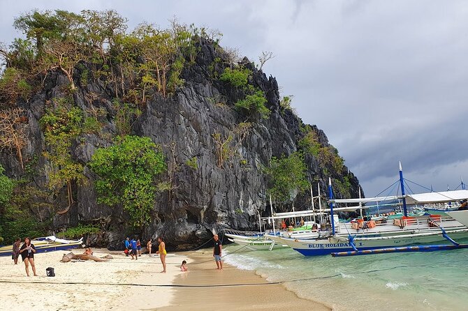 El Nido Island Hopping Tour A with Lunch - Seven Commando Beach, the longest beach stop