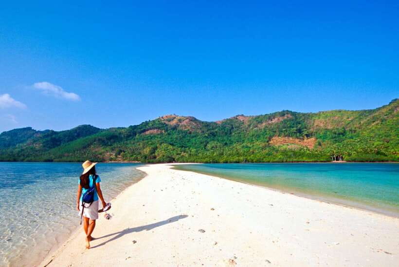 El Nido: Island Hopping Tour B Cudognong Cave & More - Snake Island and the sandbar shaped by the tide