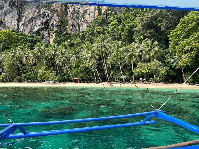 El Nido: Private/Exclusive Island Hopping Tour A BEST PRICE! - Payong-Payong Beach: The Easygoing Picnic Stop