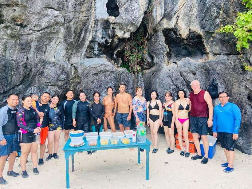 EL NIDO: Private Island Hopping Tour C w/BUFFET LUNCH - The five details that shape this day
