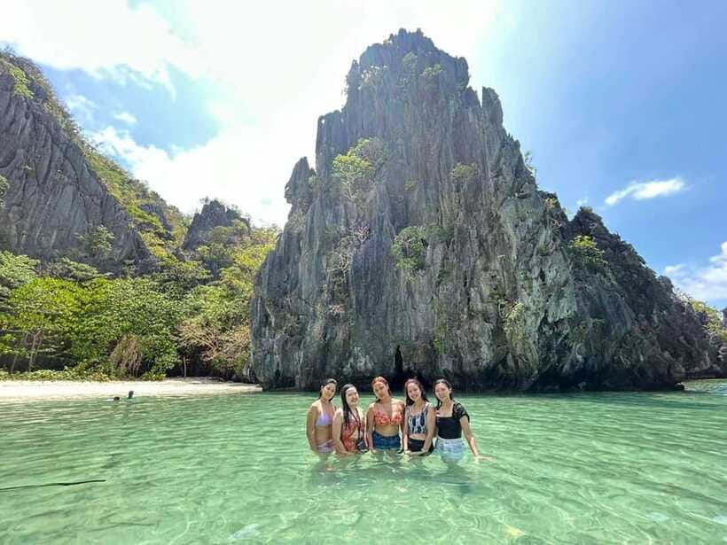 EL NIDO: Private Island Hopping Tour C w/BUFFET LUNCH - Matinloc Shrine adds a different kind of stop