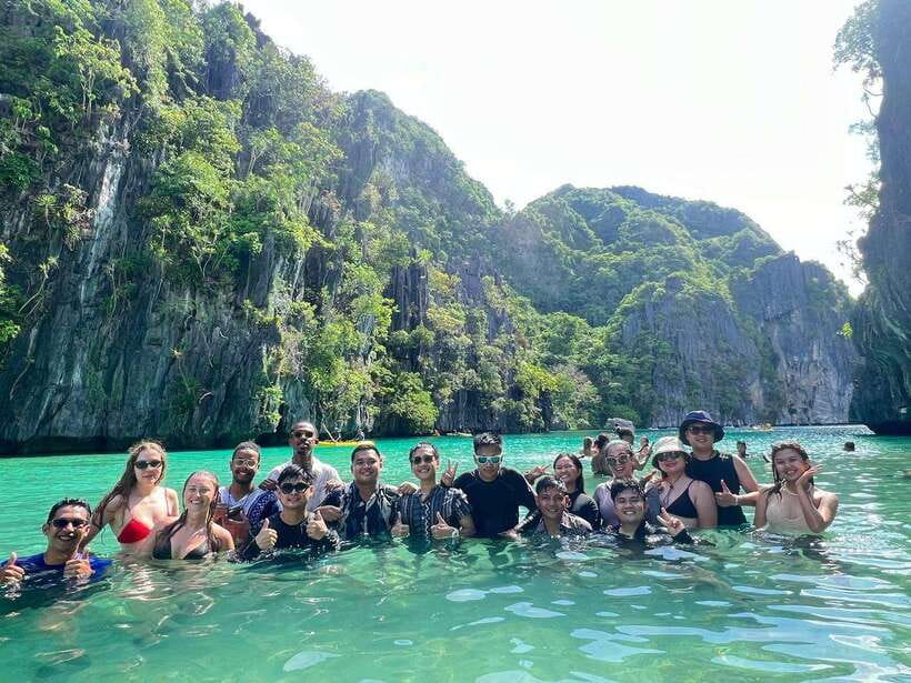 EL NIDO: Private Island Hopping Tour C w/BUFFET LUNCH - Helicopter Island starts the water time