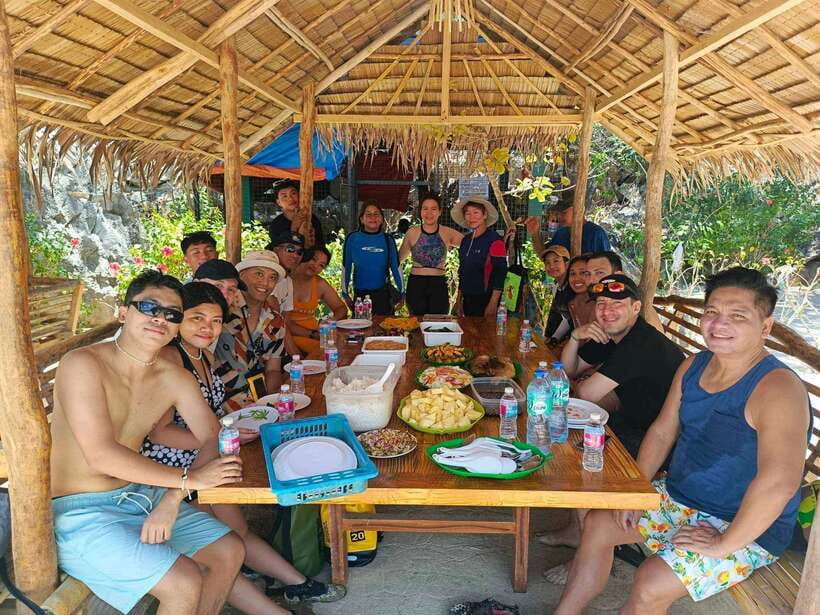 El Nido: Private Tour B with Snake Island and Caves - The secret stop and Pasandigan or Pupulkan Island
