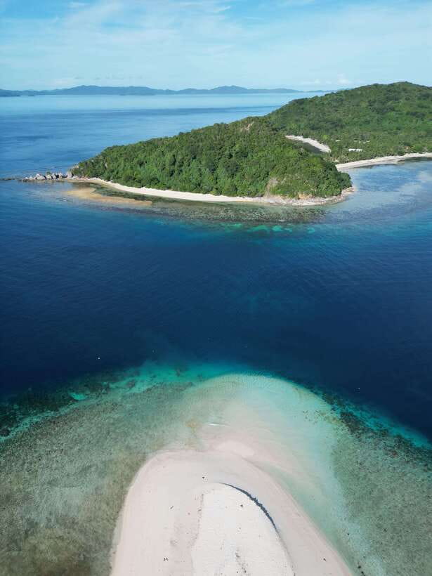 El Nido to Coron: 3-Day 2-Night Island-Hopping Expedition - Day two evening: the social heart of the trip