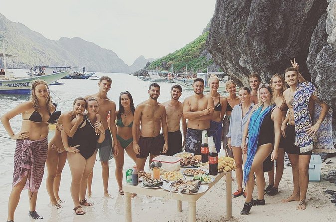 El Nido Tour D Full Day w/ Beach Lunch - Lunch on the beach keeps the day moving