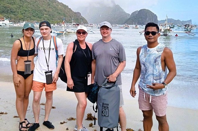 El Nido Tour D Full Day w/ Beach Lunch - Pickup is simple in town, less so outside it