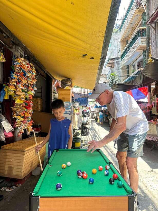 Explore Manila Slums and Hidden Market - From Divisoria-style markets to Chinatown