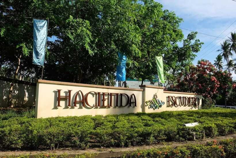 From Manila: Villa Escudero Guided Tour - Bamboo rafting, fishing, and time in the water