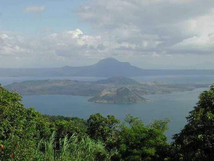 Full-Day Manila City, Tagaytay Taal Volcano and Lake Tour - Roxas Boulevard and Rizal Park