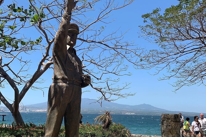 Full-Day Tour in Corregidor and Bataan War Memorial from Manila - Guides make or break a historical tour