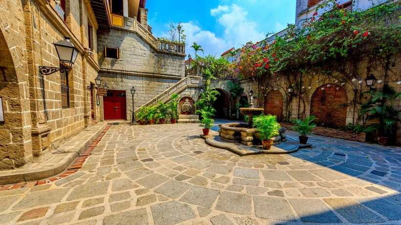 Half-Day Heritage Tour: Manila’s Historic Gems - Guides and drivers make the difference