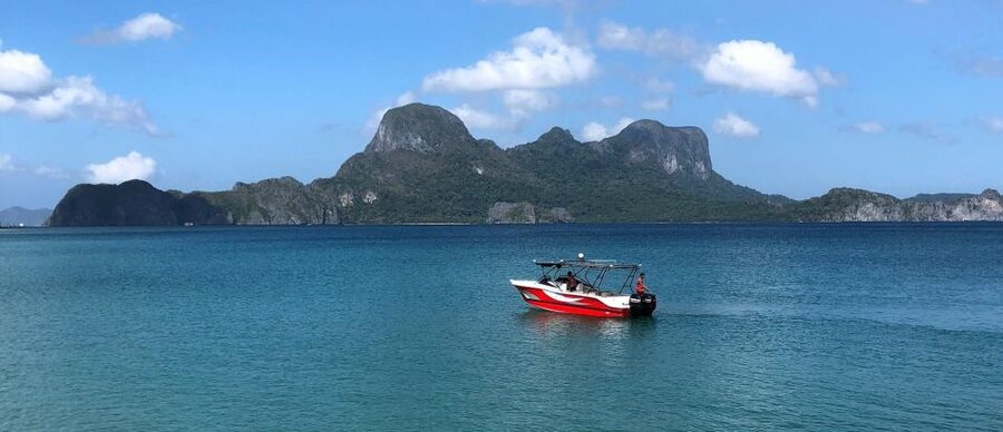 Half-Day Seasation Premium Speedboat Group Island Hopping - Why the guide can make or break three hours