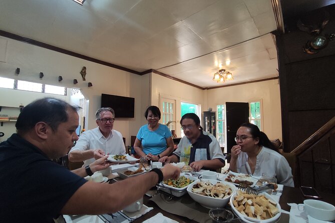 Home Cooked Meal with a Filipino Grandma - Entering a Neighborhood Most Visitors Miss