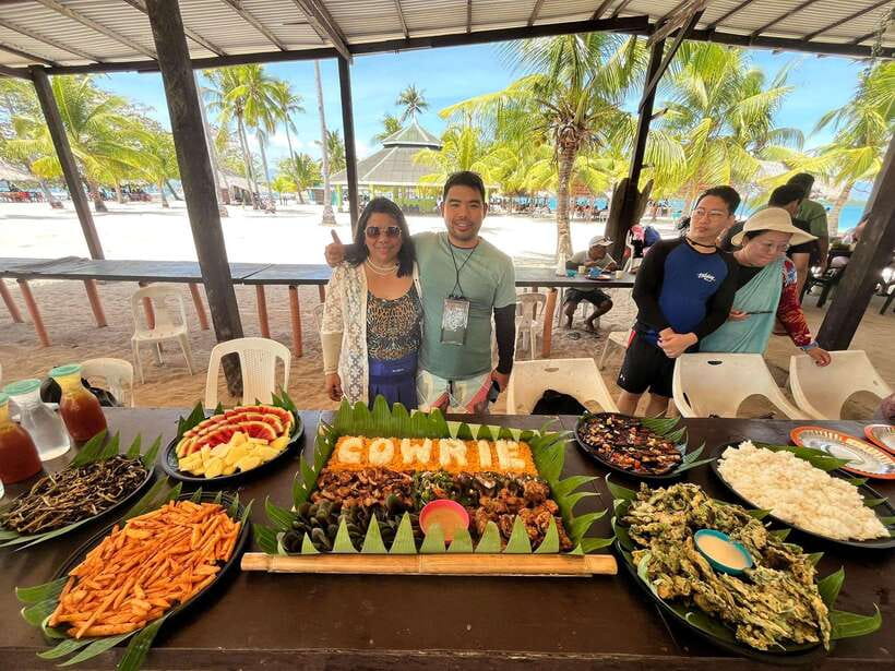 Honda Bay Island: Island Tour with Lunch & Transfer - Checking In at Honda Bay Terminal