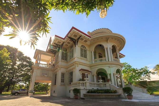 Iloilo City Tour (Garin Farm, Molo Mansion/Church, Vanishing Mansion) - Jaro Cathedral and the district’s religious identity