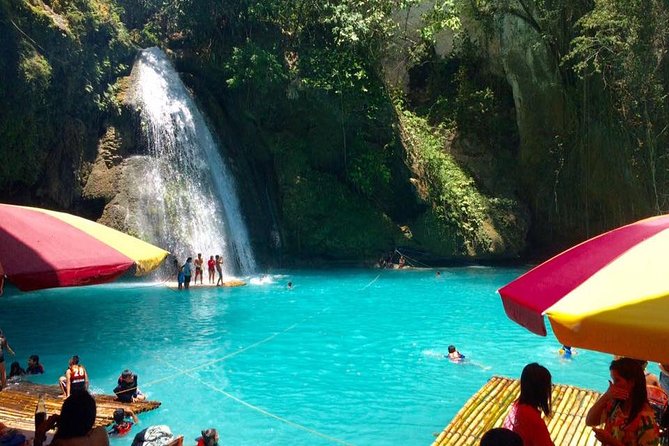 Kawasan Falls and Mantayupan Falls in One Day from Cebu - The 30-minute walk into Kawasan Falls