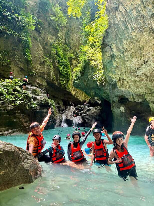 Kawasan Falls Canyoneering Adventure – Group Tour Experience - The pre-dawn road from Cebu to Badian