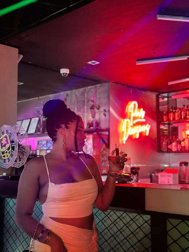 ⭐ Makati Bar Hopping and Pub Crawl Tour with Venus ⭐ - What Venus adds to the evening