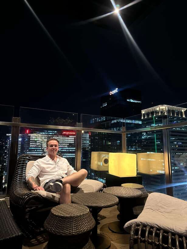 Makati Hidden Bars and Rooftop Bars with Venus - Final stop: a superclub with mixed music
