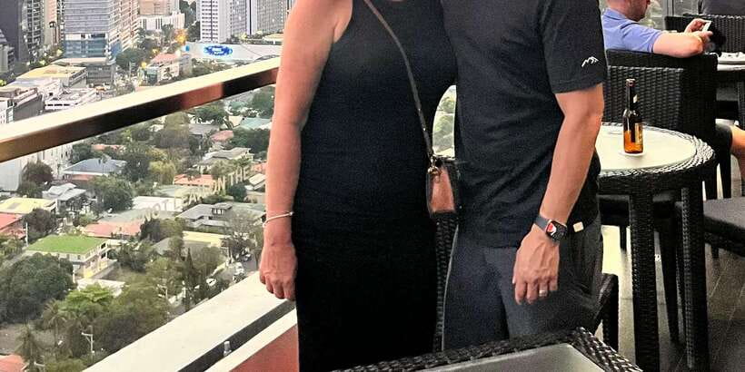 Makati Rooftop Barhopping with Local Guide - Stop four: photos, stories, and the final view
