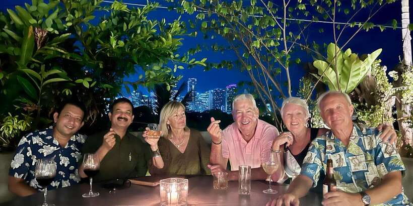 Makati Rooftop Barhopping with Local Guide - Safety, group size, and the social tone