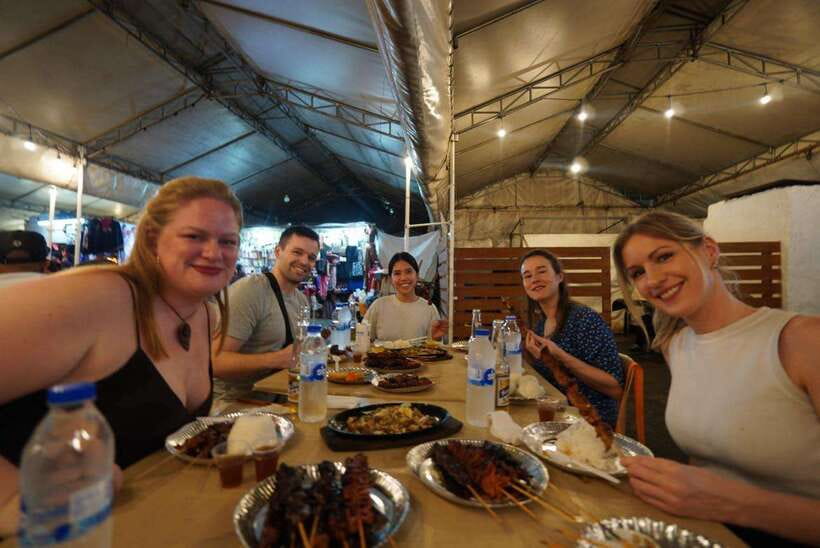 Makati: Street Food Experience with a Local Guide - Starting with Filipino street food