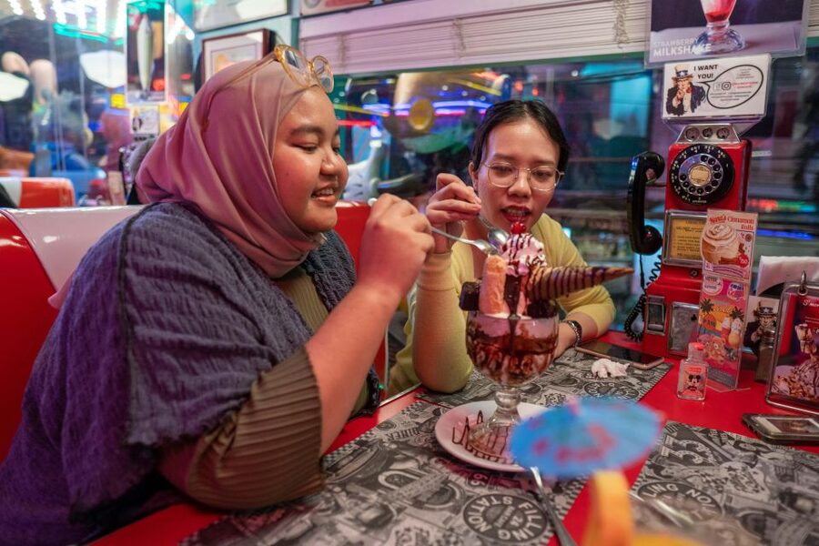 Makati Street food Tour, End with a Rooftop City View - Filipino refreshments and a cold local beer