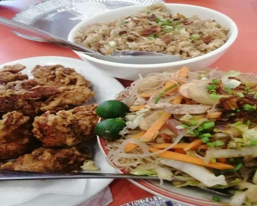 Manila: Binondo Chinatown Food Tour with Free Food Samples - Ongpin Street and the food stops