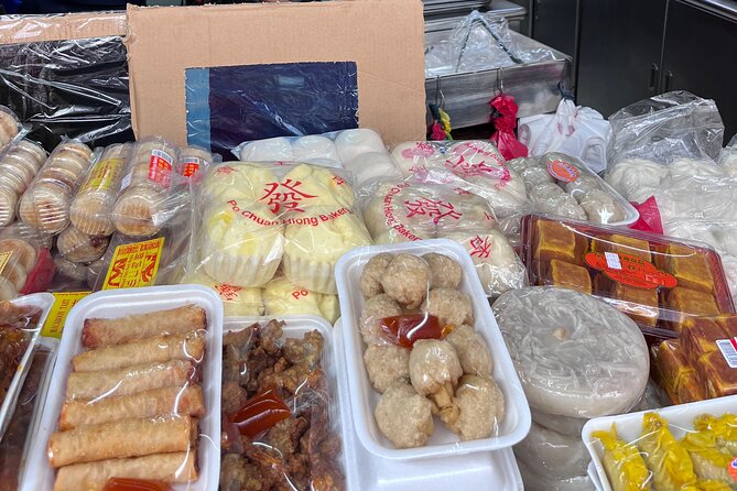 Manila: Binondo Walking Tour ( Oldest Chinatown ) - The market stop adds more than food
