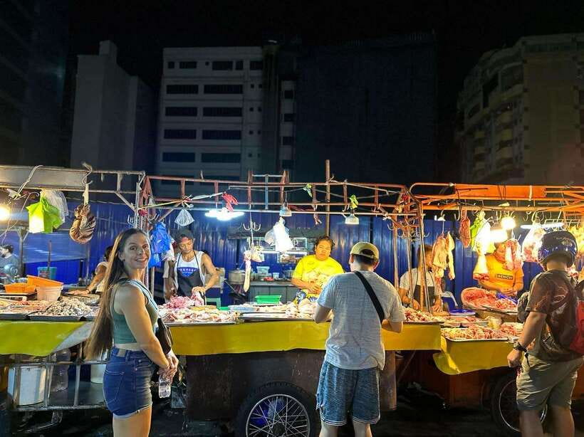 Manila: Chinatown Nighttime Tour by Tuk-Tuk - Crossing Jones Bridge under the lights