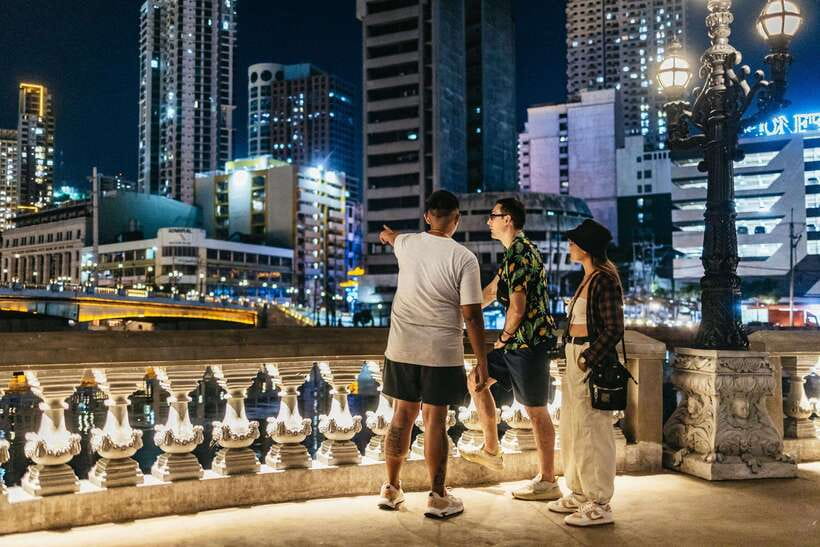 Manila: Guided Night Market Experience - Filipino street food and a meal-sized appetite