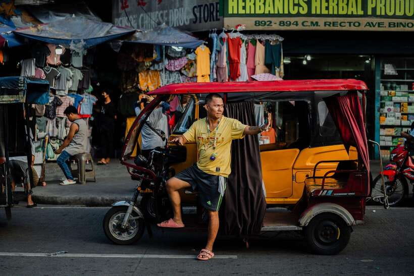 Manila: Guided Tuk Tuk Ride - Street food, local drinks, and a famous egg dessert