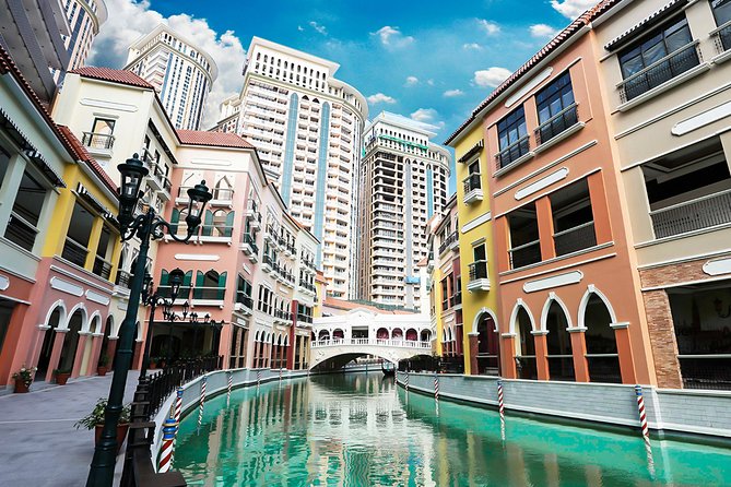 Manila Instagram Tour (Shared Tour) - Venice Grand Canal Mall: a playful first stop