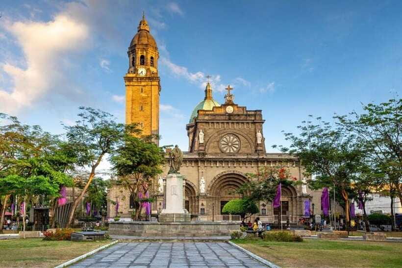 Manila Old & New City Private Tour - Rizal Park and the story of Jose Rizal