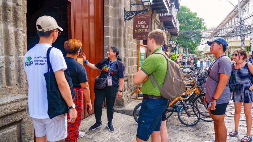 Manila: Sightseeing and Food Walking Tour with Tastings - Who should book this Manila tour?