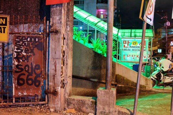 Manila Social and Political Walk - Stop four: Poblacion and a changing neighborhood