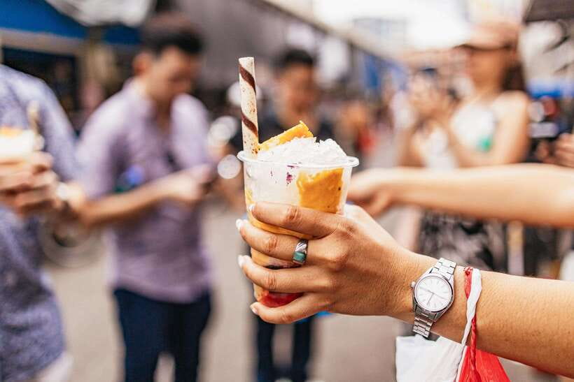 Manila: Street Food and Drinks Walking Tour with Tastings - Mango with shrimp paste and halo-halo