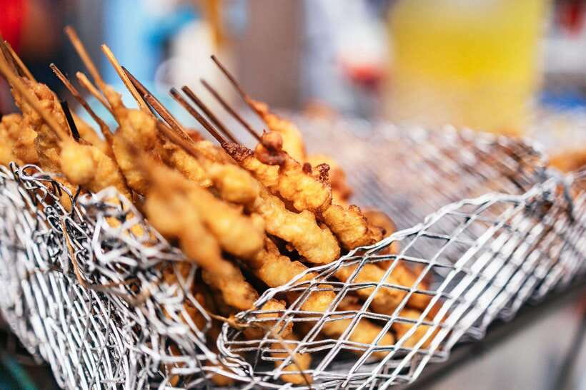 Manila: Street Food and Drinks Walking Tour with Tastings - Who should book this Manila food tour?