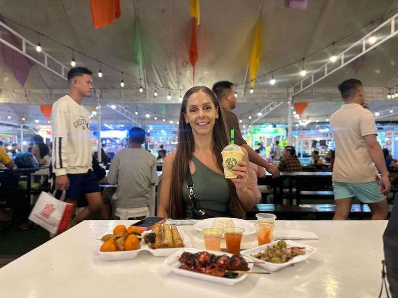 Manila Street food and Night Market Tour - A jeepney or tuktuk between neighborhoods