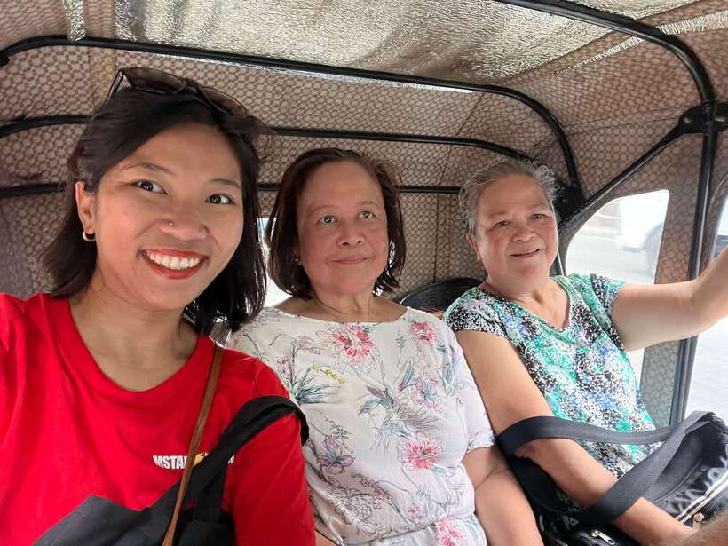 Manila Tuk-Tuk Adventure Hop-in and Hop-Off - Starting at HSBC Bank in Binondo