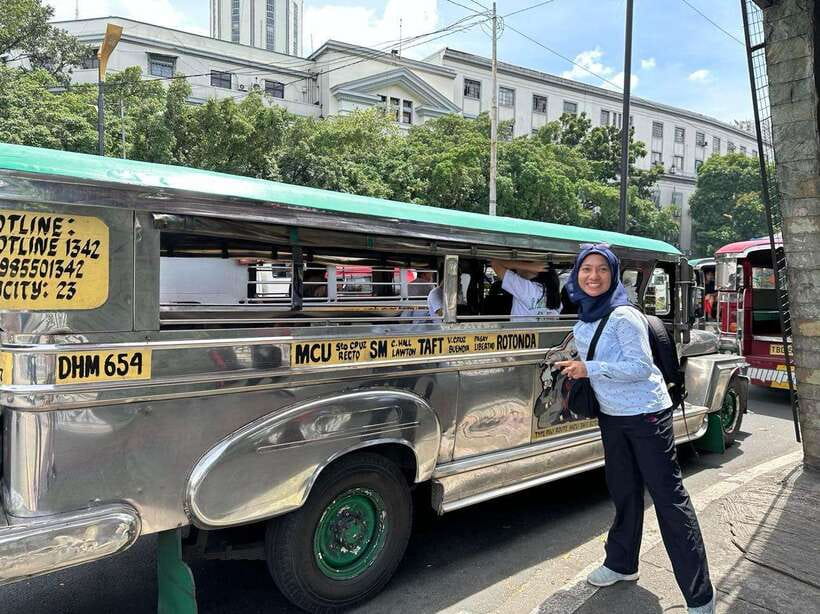 Manila Tuktuk and Jeepney Ride Guided Tour - Divisoria and Tutuban market life
