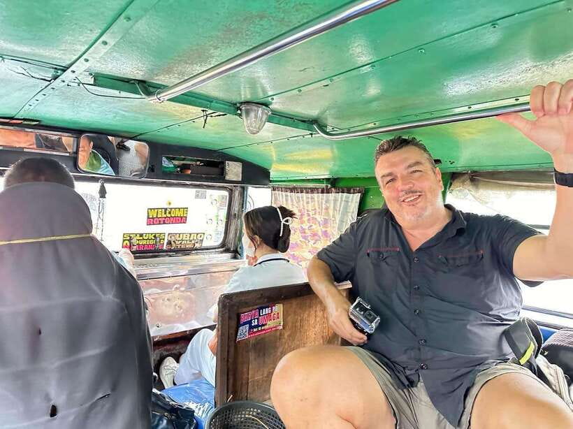 Manila Tuktuk and Jeepney Ride Guided Tour - Meeting local people without turning neighborhoods into scenery