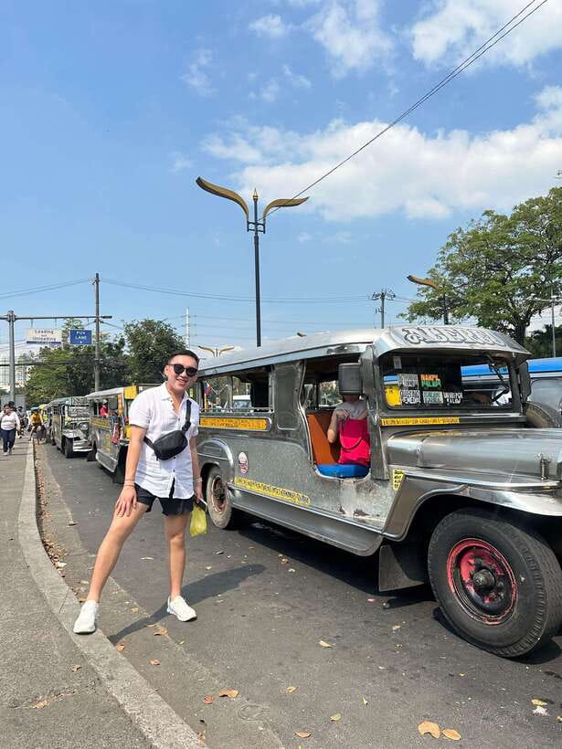 Manila Tuktuk and Jeepney Ride Guided Tour - What the guides add to the two hours