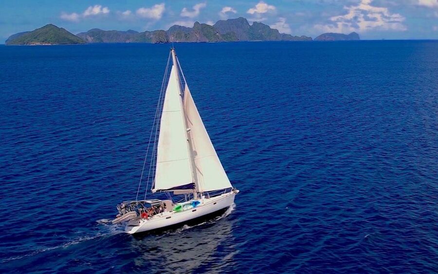 Palawan: Private Sailing Yacht Cruise in El Nido - Malpacao Island: snorkeling and a quiet beach
