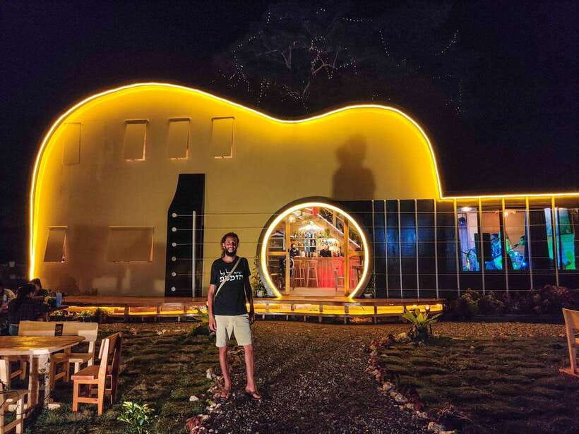 Panglao Bohol Island: Alona Beach Pub Crawl with Drinks - What the $17 price includes