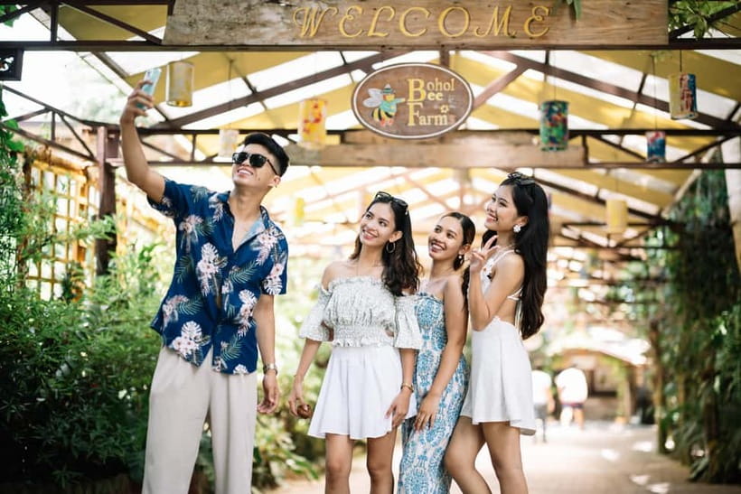 Panglao Island: IG-Jeep Tour - Bohol Bee Farm brings food and sightseeing together