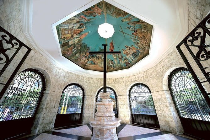 Panoramic View of Cebu and Dinner with Night View - Should you book the Temple of Leah and Mr. A outing?