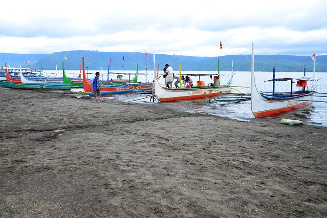 Private Tour: Tagaytay Midlands & Taal Volcano Boat Ride - Lunch Above the Lake in Silang