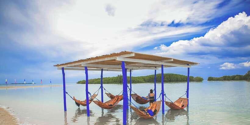 Puerto Princesa: Private Honda Bay Island Hopping Tour - Honda Bay compared with El Nido