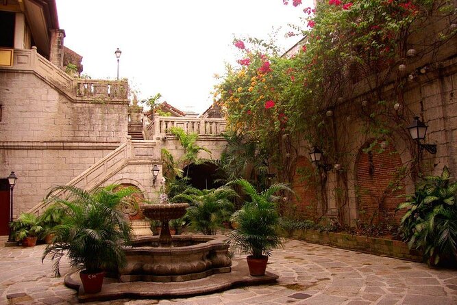 Shared Old Manila Tour - Rizal Park: a brief introduction to Manila